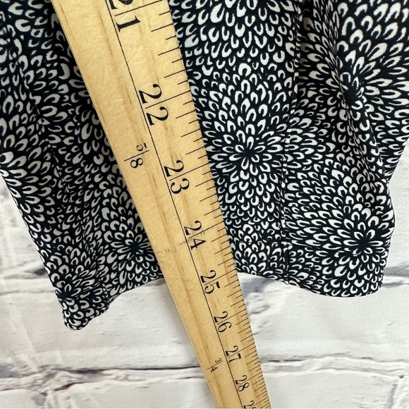 Lululemon Departure Joggers Trousers Pants Size 6 Black Floral Athletic Office - Picture 10 of 12